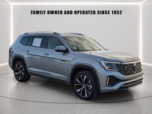 Used 2025 Volkswagen Atlas SEL Premium R-Line image 6