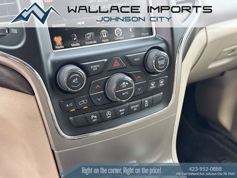 Used 2017 Jeep Grand Cherokee Laredo w/ Quick Order Package 23E AWD/4WD image 25
