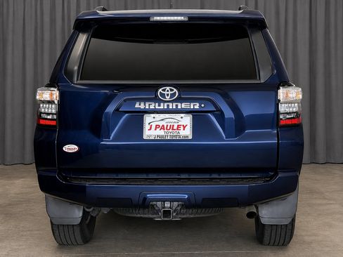 Certified 2020 Toyota 4Runner SR5 AWD/4WD image 6
