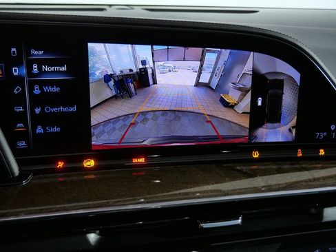 Used 2021 Cadillac Escalade Sport Platinum w/ LPO, ONYX Package AWD/4WD image 30