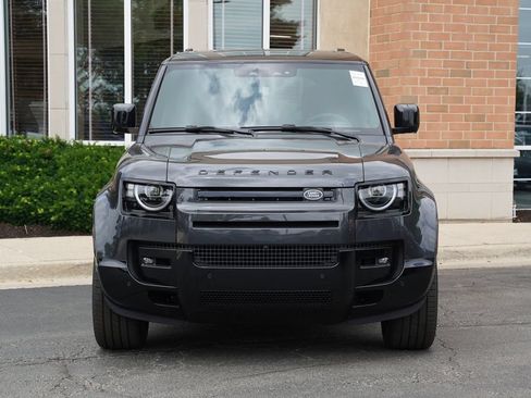 Used 2026 Land Rover Defender 110 X-Dynamic SE AWD/4WD image 4