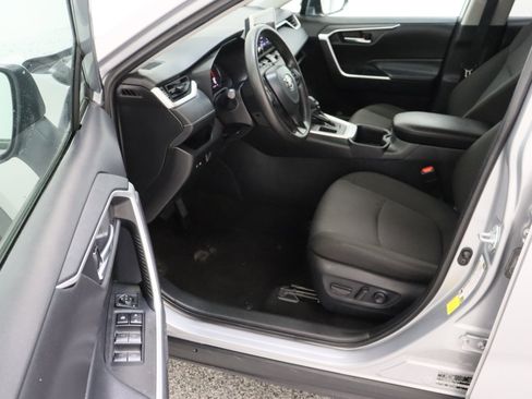 Certified 2025 Toyota RAV4 XLE FWD image 14