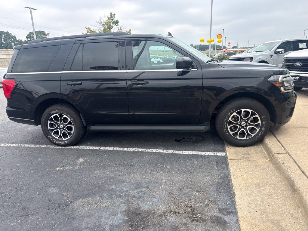 Used 2022 Ford Expedition XLT RWD image 7