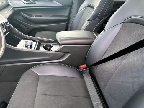 New 2025 Jeep Grand Cherokee L Altitude image 12