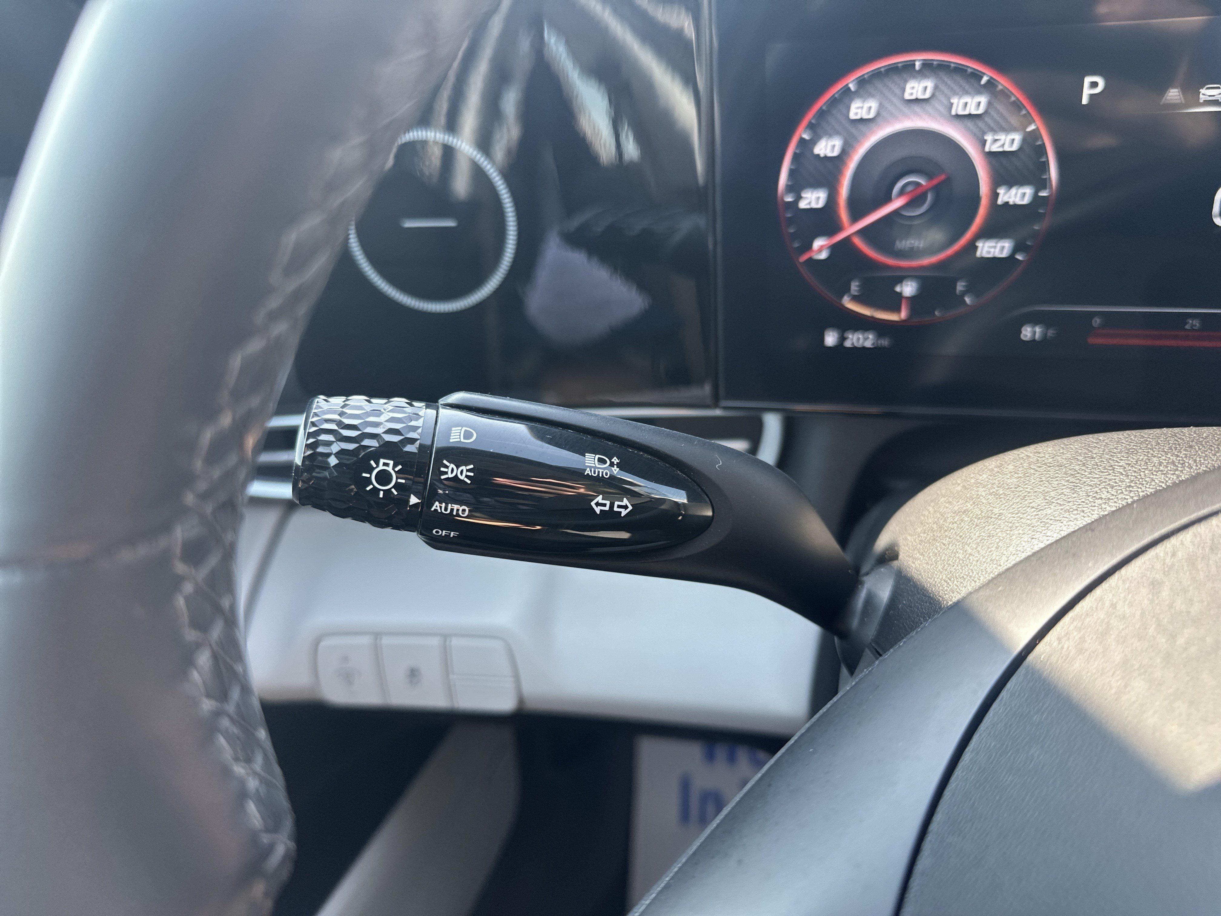 Used 2024 Hyundai Elantra Limited FWD image 23