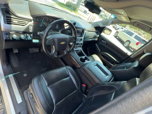 Used 2018 Chevrolet Suburban LT w/ LT Signature Package AWD/4WD image 12