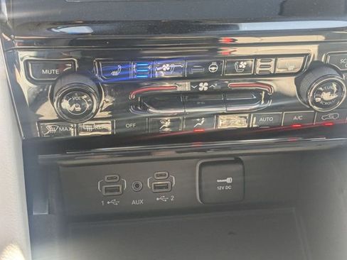 Used 2022 Jeep Grand Cherokee Overland w/ Luxury Tech Group IV image 20