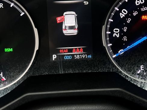 Used 2021 Toyota RAV4 XLE Premium image 22