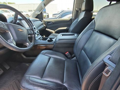 Used 2018 Chevrolet Tahoe LT w/ Luxury Package AWD/4WD image 3