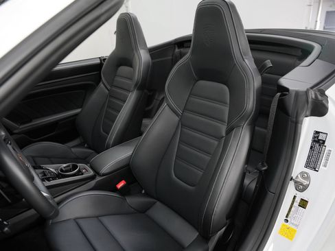 Used 2026 Porsche 911 GTS image 39