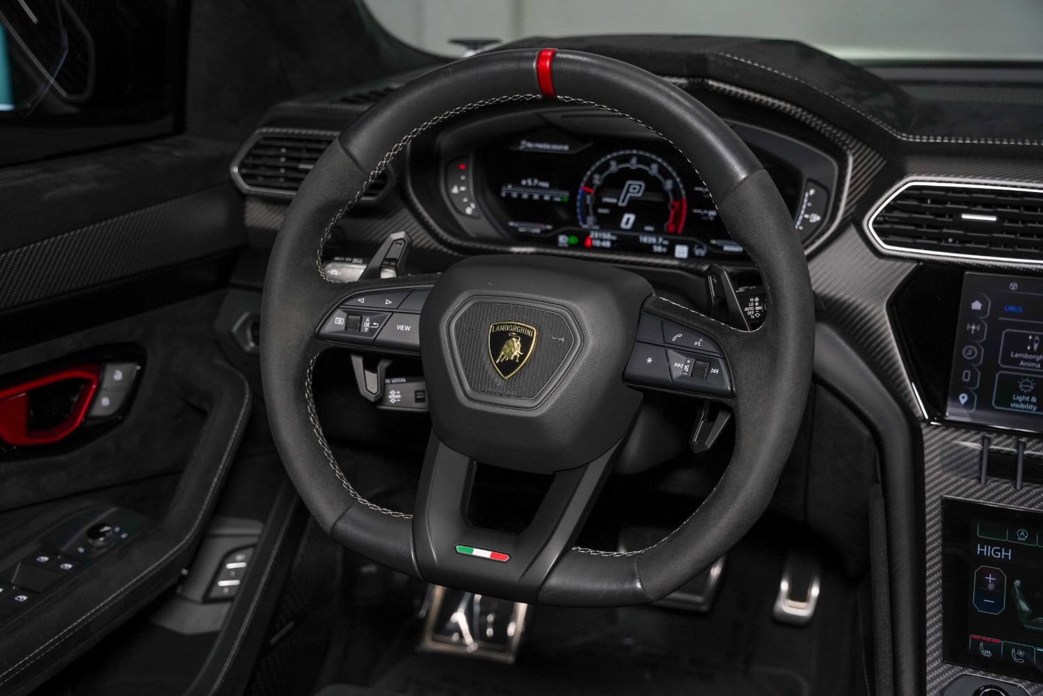 Used 2023 Lamborghini Urus Performante AWD/4WD image 49