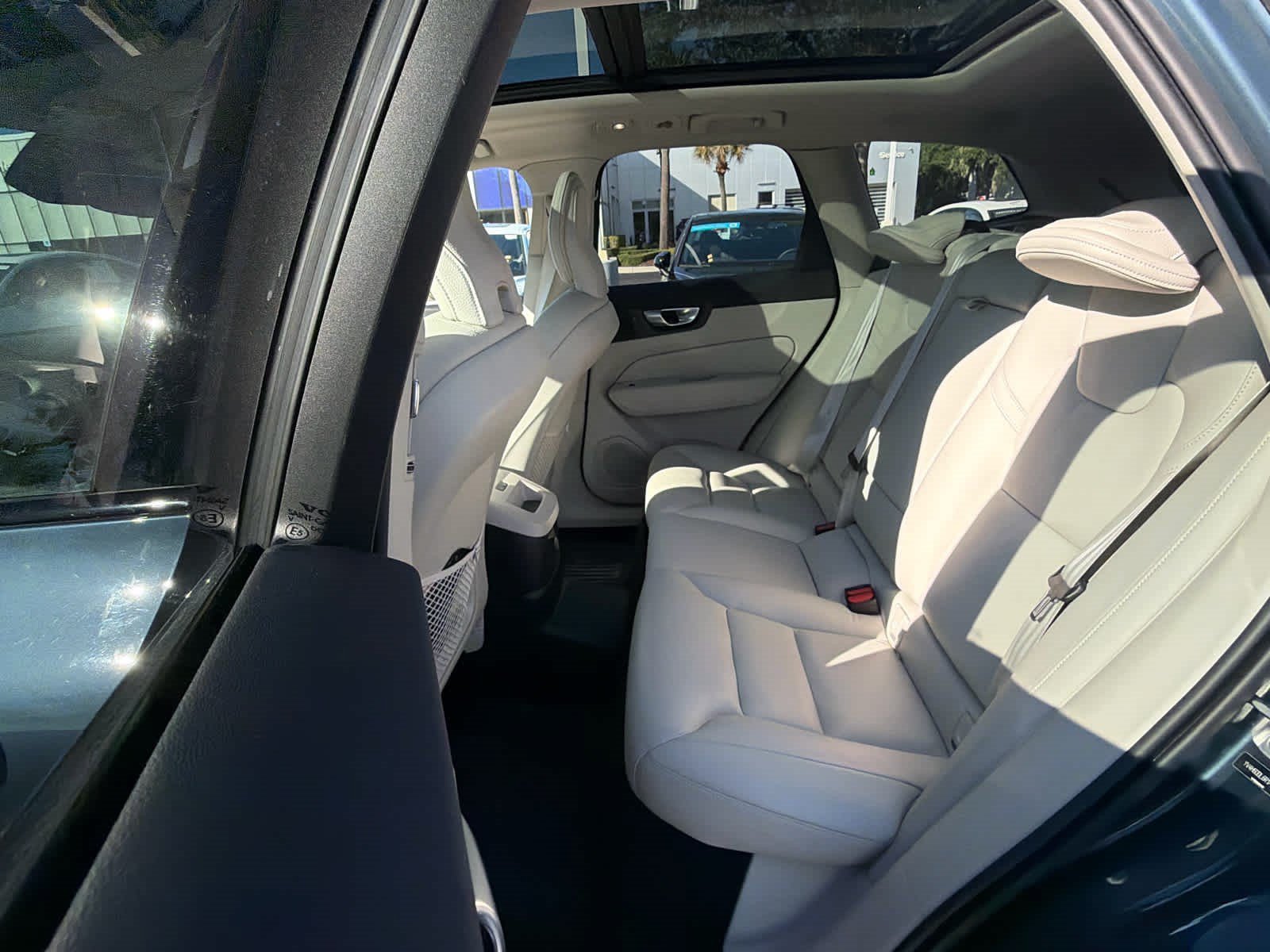 Used 2024 Volvo XC60 T8 Plus w/ Protection Package Premier AWD/4WD image 22