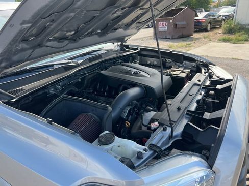 Used 2019 Toyota Tacoma SR5 AWD/4WD image 35