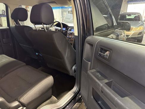 Used 2019 Ford Flex SE image 25