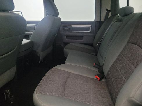 Used 2018 RAM 1500 Classic SLT AWD/4WD image 18