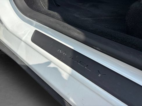 Used 2023 Tesla Model Y AWD image 49