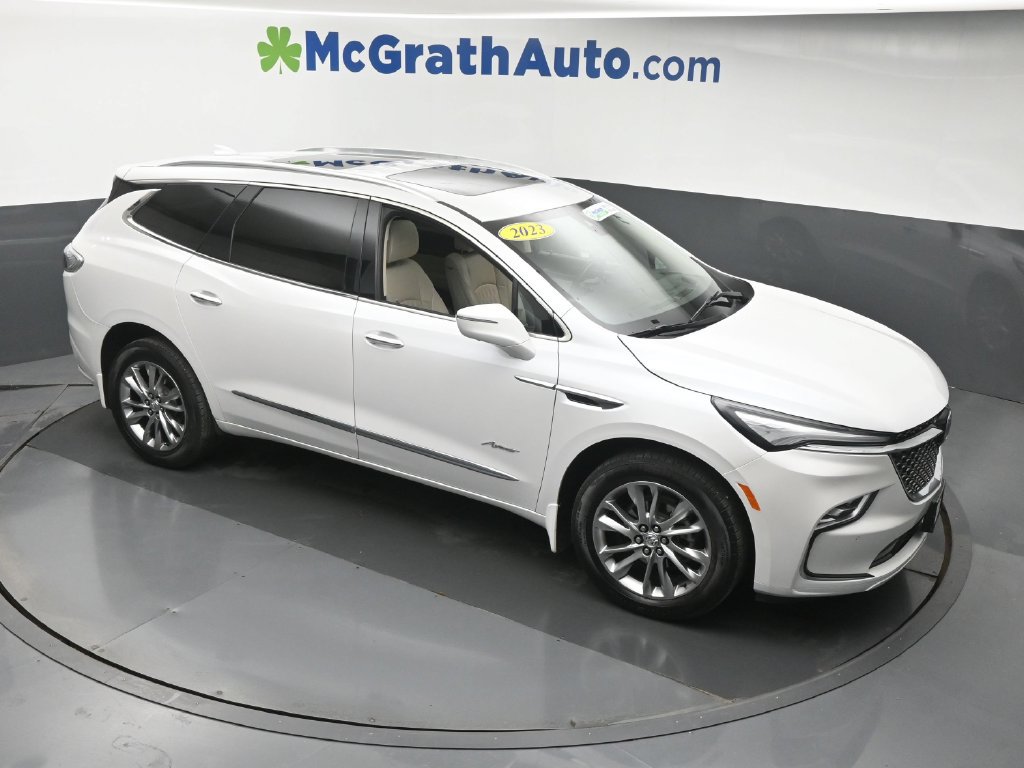 Used 2023 Buick Enclave Avenir w/ Avenir Technology Package AWD/4WD image 3