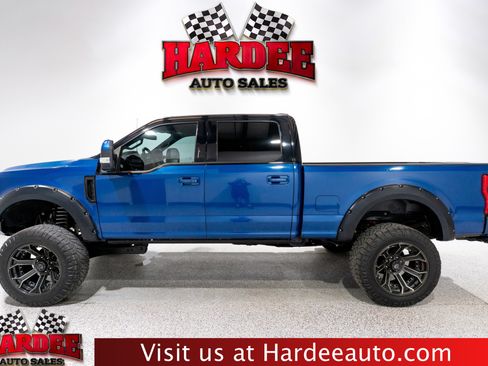 Used 2022 Ford F250 Lariat w/ Black Appearance Package AWD/4WD image 1