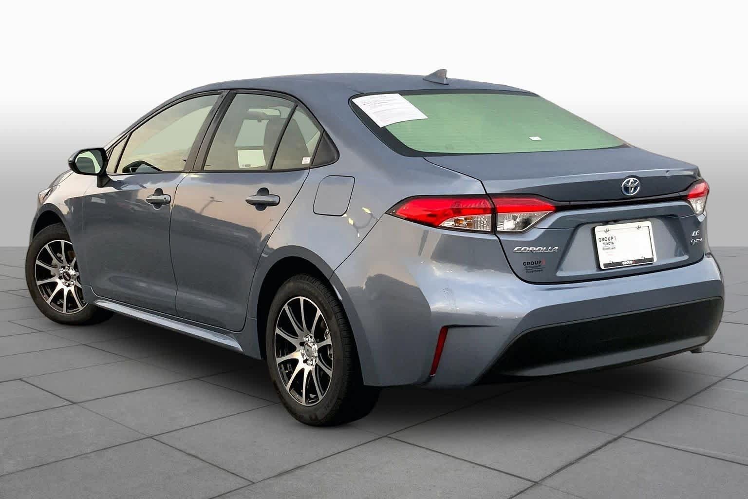 Used 2025 Toyota Corolla LE FWD image 12