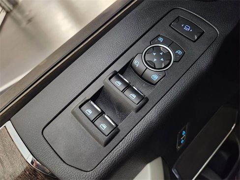 Used 2017 Ford F250 Lariat w/ Chrome Package image 22