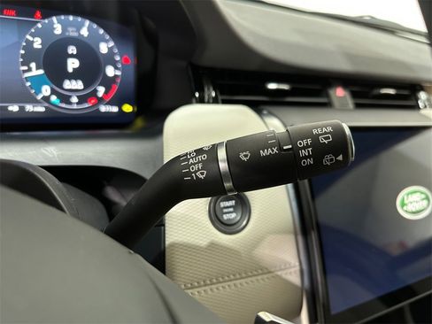 Used 2025 Land Rover Discovery Sport Dynamic SE image 18