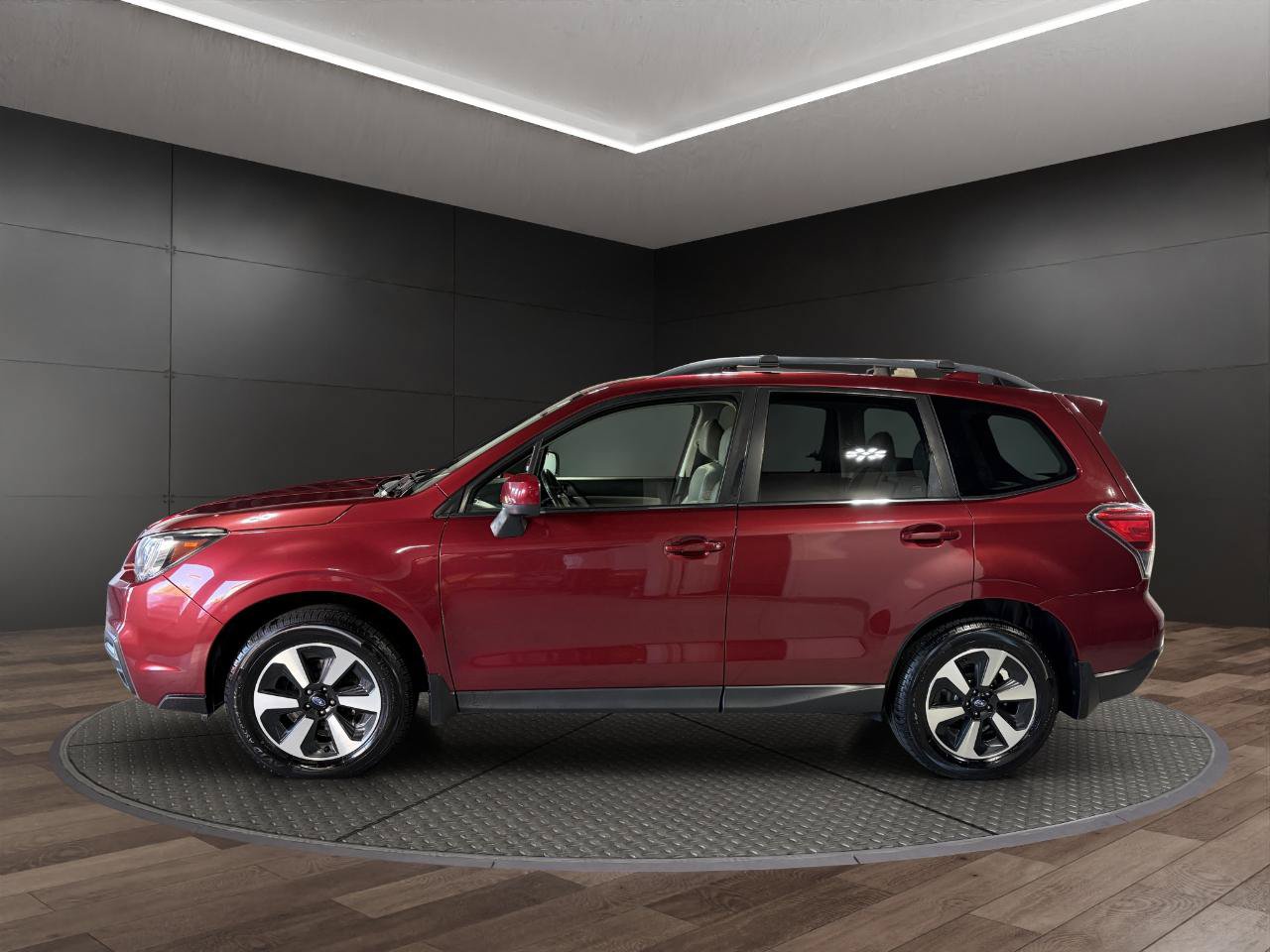 Used 2017 Subaru Forester 2.5i Limited AWD/4WD image 5