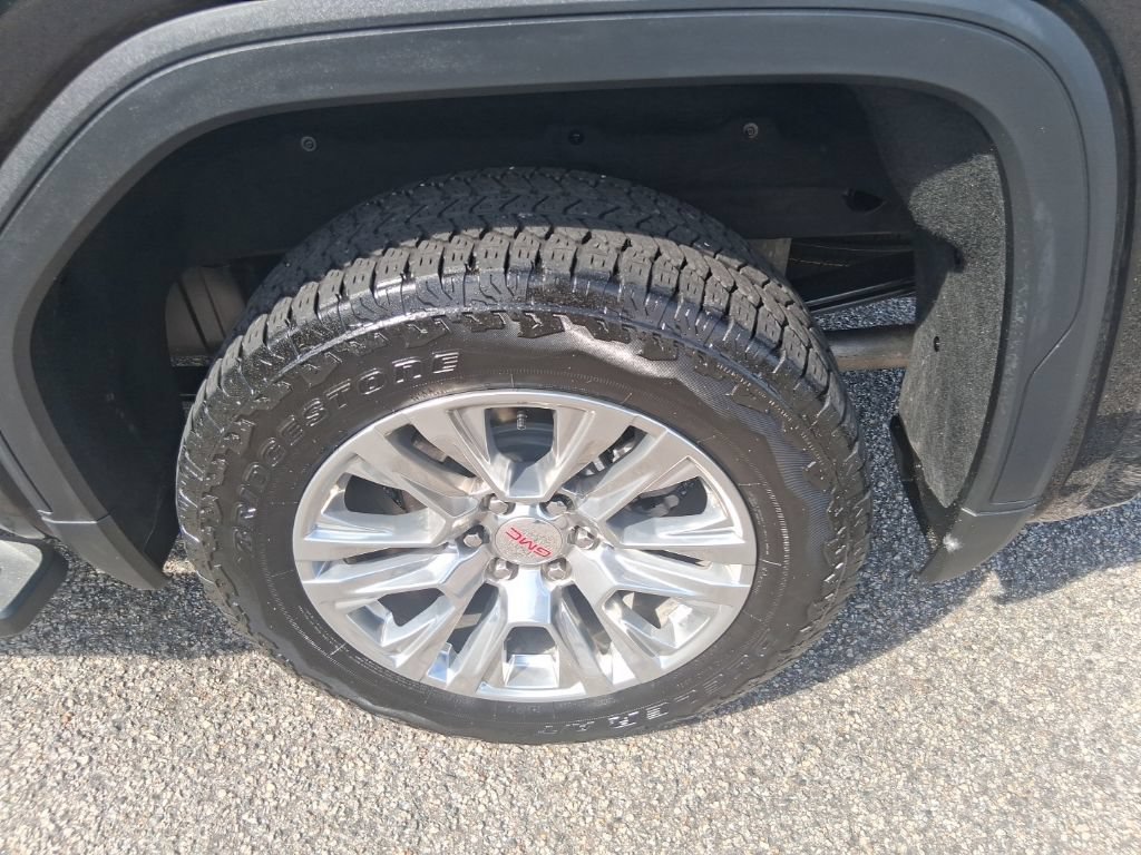 Used 2024 GMC Sierra 1500 Denali w/ Technology Package AWD/4WD image 9
