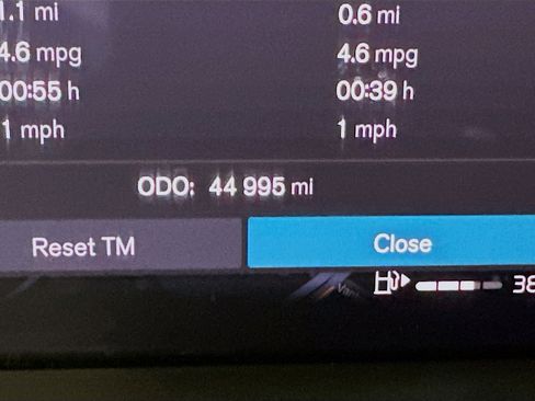 Used 2024 Volvo XC60 B5 Plus image 18