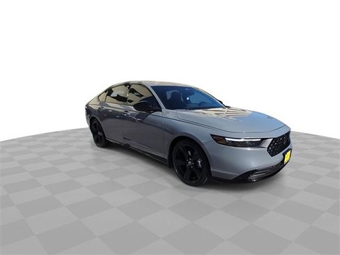Used 2023 Honda Accord Sport image 2