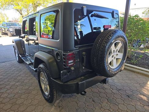 Used 2017 Jeep Wrangler Unlimited Sport w/ Quick Order Package 24S AWD/4WD image 3