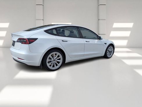 Used 2023 Tesla Model 3 Standard Range image 5