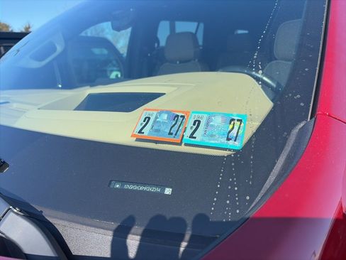 Used 2021 Chevrolet Tahoe Premier w/ Premium Package image 14