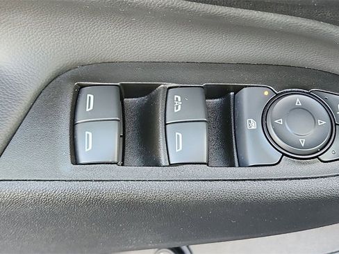 Used 2023 Chevrolet Equinox LT image 16