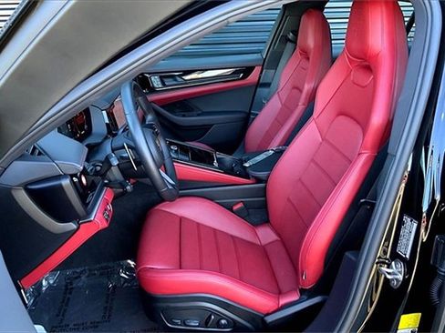 Used 2025 Porsche Panamera 4 image 5