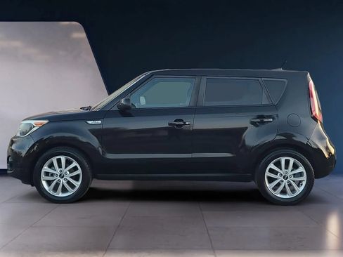 Used 2018 Kia Soul + FWD image 2