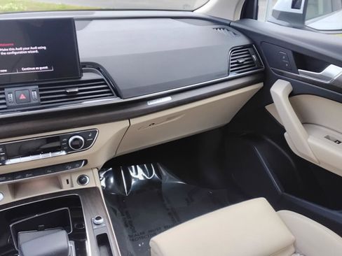 Certified 2024 Audi Q5 e Premium w/ Convenience Package image 21