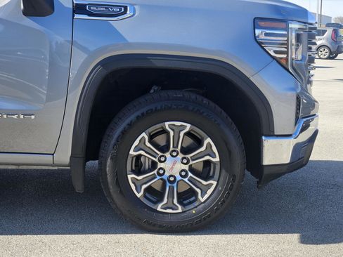 Used 2024 GMC Sierra 1500 SLT image 10