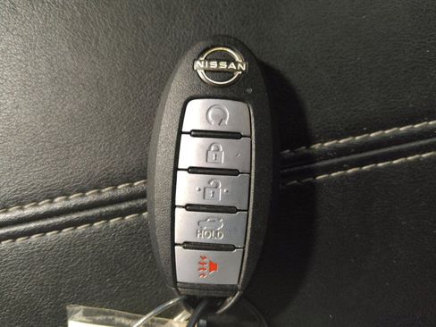 Used 2025 Nissan Altima 2.5 SV FWD image 32