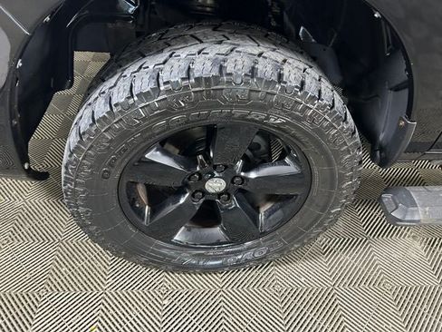 Used 2014 RAM 1500 Express w/ Black Ram 1500 Express Group AWD/4WD image 10