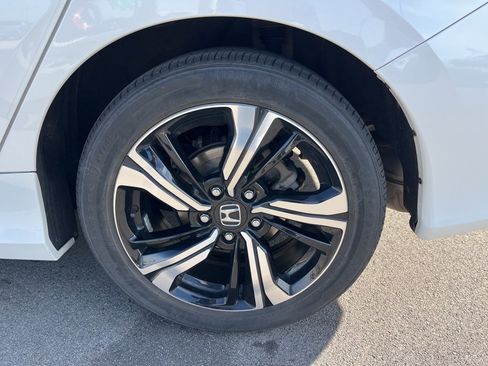 Used 2017 Honda Civic Touring image 9