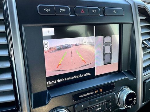 Used 2019 Ford F150 Platinum w/ Equipment Group 701A Luxury image 30