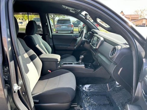 Used 2023 Toyota Tacoma TRD Off-Road image 28