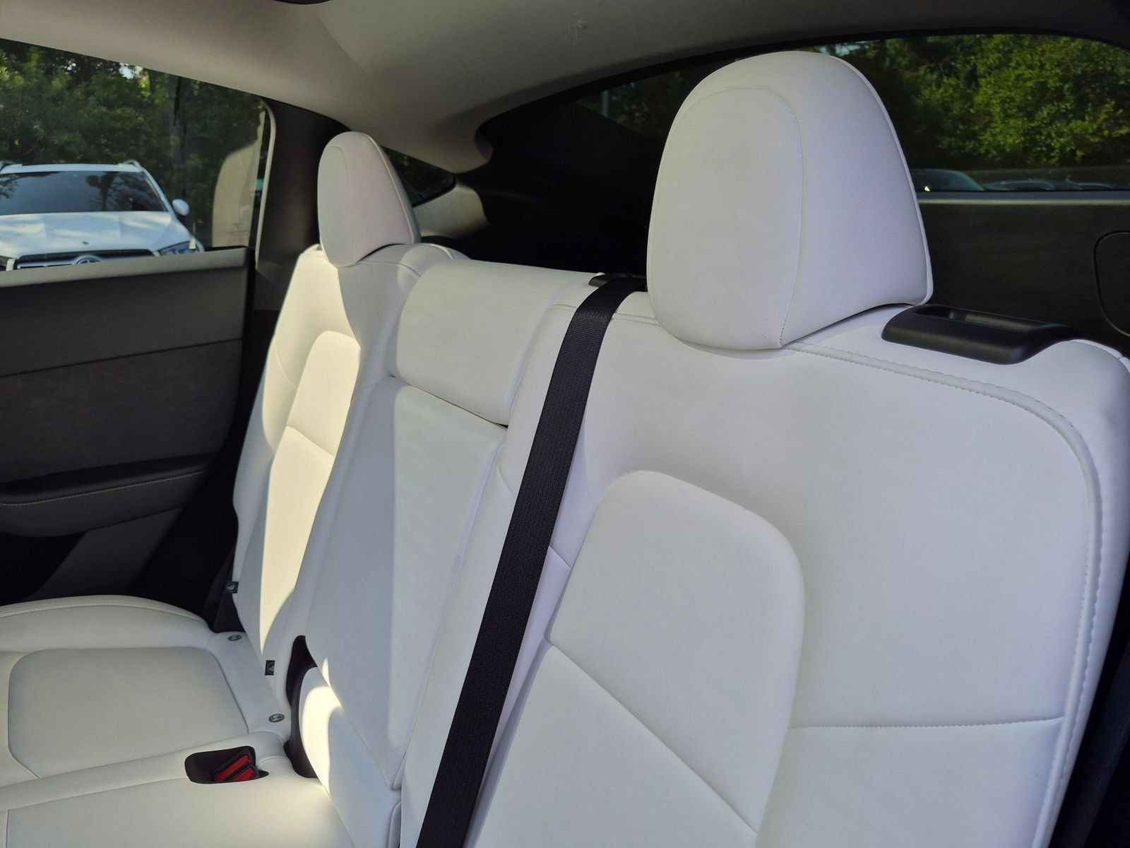Used 2025 Tesla Model Y Long Range RWD image 29
