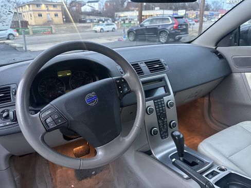 Used 2010 Volvo C70 T5 image 16