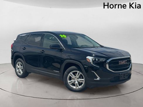 Used 2020 GMC Terrain SLE w/ LPO, Floor Liner Package FWD image 2