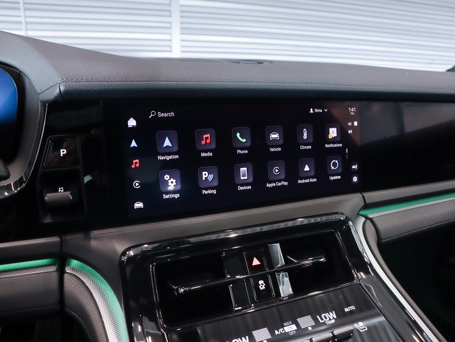 Certified 2024 Porsche Panamera RWD image 25