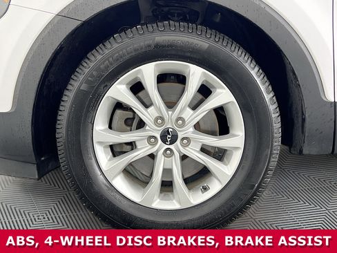 Used 2022 Kia Telluride LX image 35