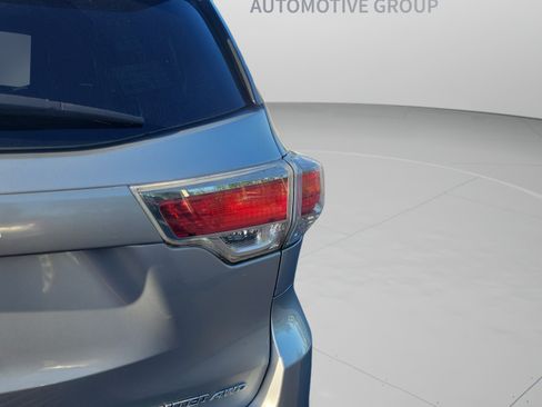 Used 2015 Toyota Highlander Limited Platinum AWD/4WD image 20