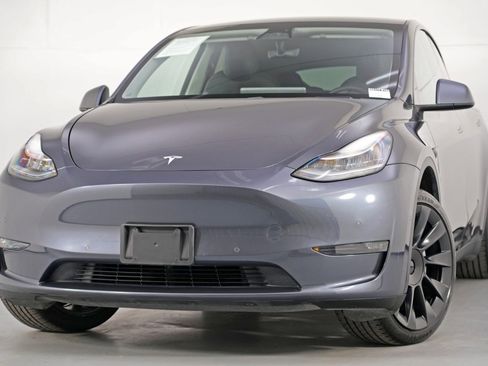 Used 2020 Tesla Model Y Long Range image 3