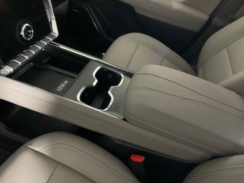 Used 2025 GMC Acadia Elevation w/ Elevation Premium Package image 17